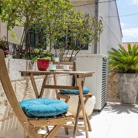 Coastal Apartment *
